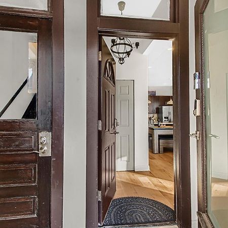 Modern 4Br Just A Block From Cta Pink Line With Pool Table Free Parking Διαμέρισμα Σικάγο Εξωτερικό φωτογραφία