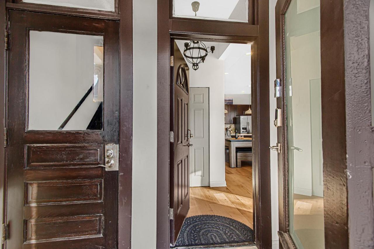 Modern 4Br Just A Block From Cta Pink Line With Pool Table Free Parking Διαμέρισμα Σικάγο Εξωτερικό φωτογραφία